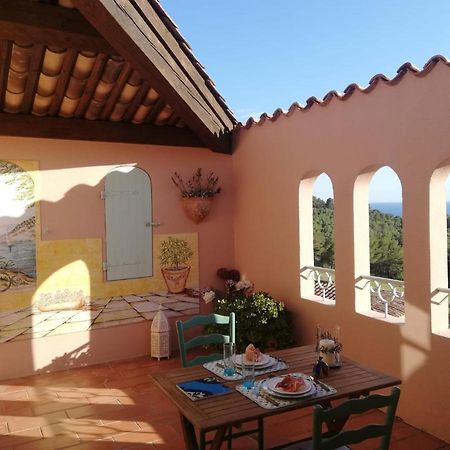 Appartement HAMEAU DES AMANDIERS - vue mer, golf et vignes à Saint-Cyr-sur-Mer Extérieur photo