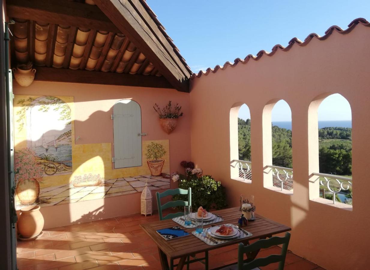 Appartement HAMEAU DES AMANDIERS - vue mer, golf et vignes à Saint-Cyr-sur-Mer Extérieur photo