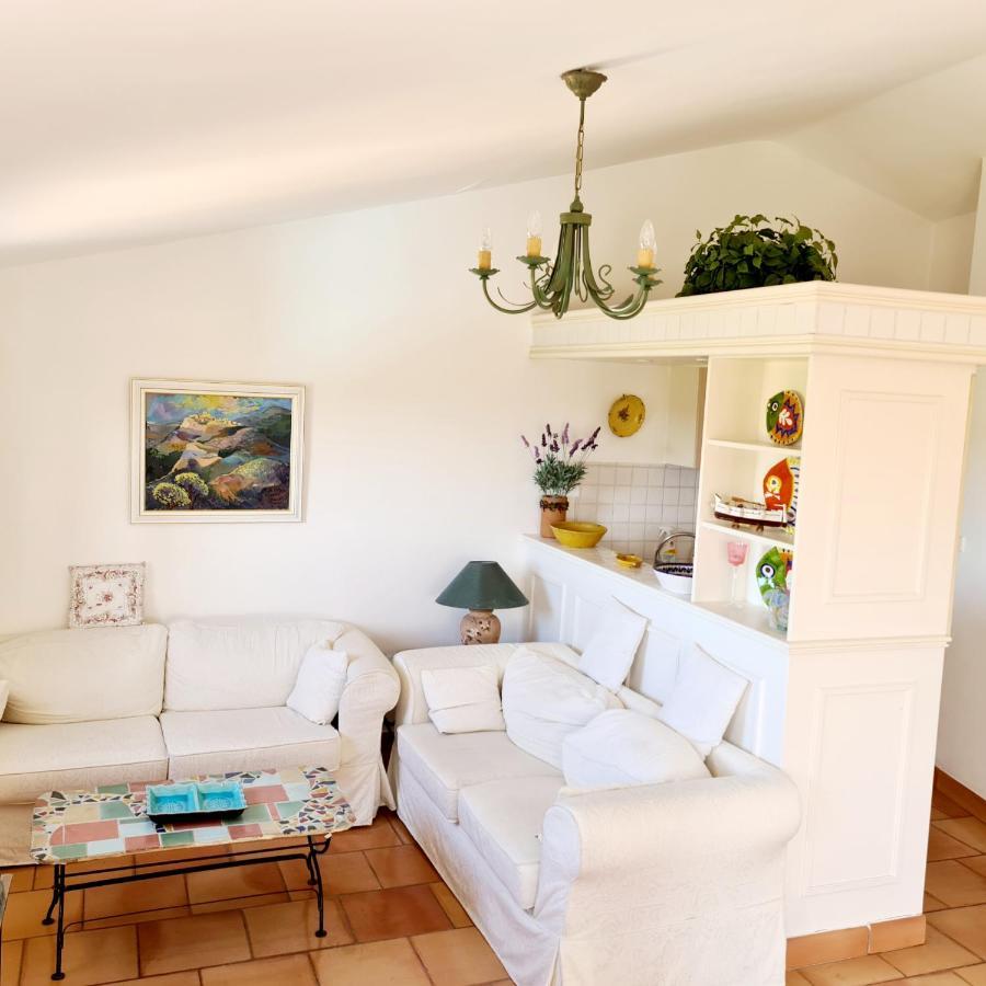 Appartement HAMEAU DES AMANDIERS - vue mer, golf et vignes à Saint-Cyr-sur-Mer Extérieur photo