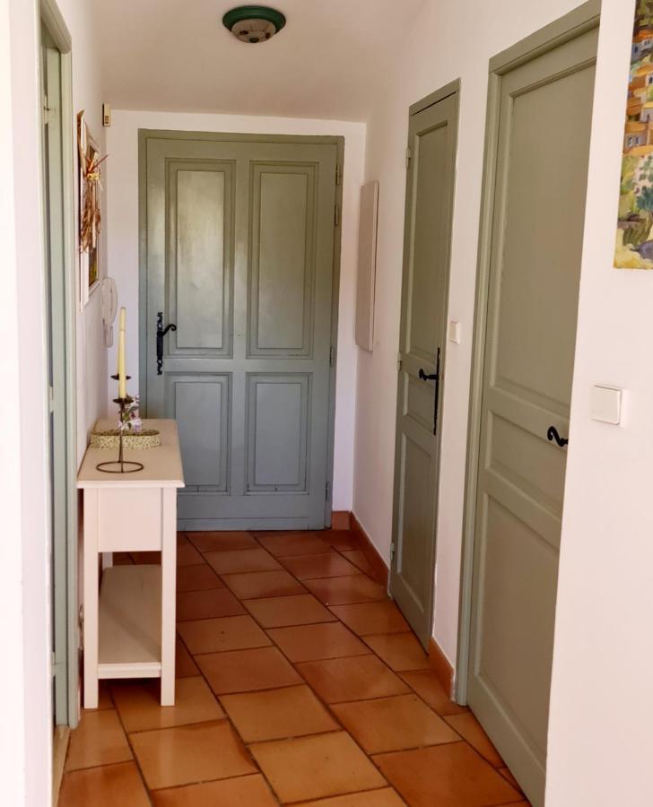 Appartement HAMEAU DES AMANDIERS - vue mer, golf et vignes à Saint-Cyr-sur-Mer Extérieur photo