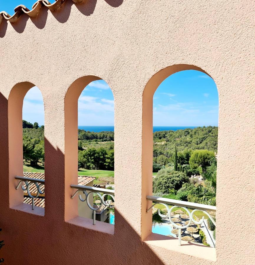 Appartement HAMEAU DES AMANDIERS - vue mer, golf et vignes à Saint-Cyr-sur-Mer Extérieur photo