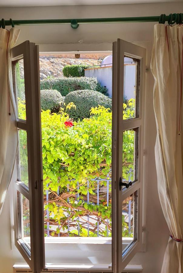Appartement HAMEAU DES AMANDIERS - vue mer, golf et vignes à Saint-Cyr-sur-Mer Extérieur photo