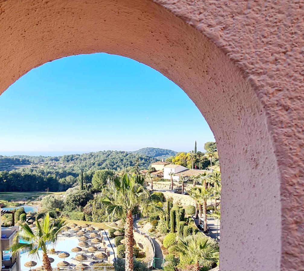 Appartement HAMEAU DES AMANDIERS - vue mer, golf et vignes à Saint-Cyr-sur-Mer Extérieur photo