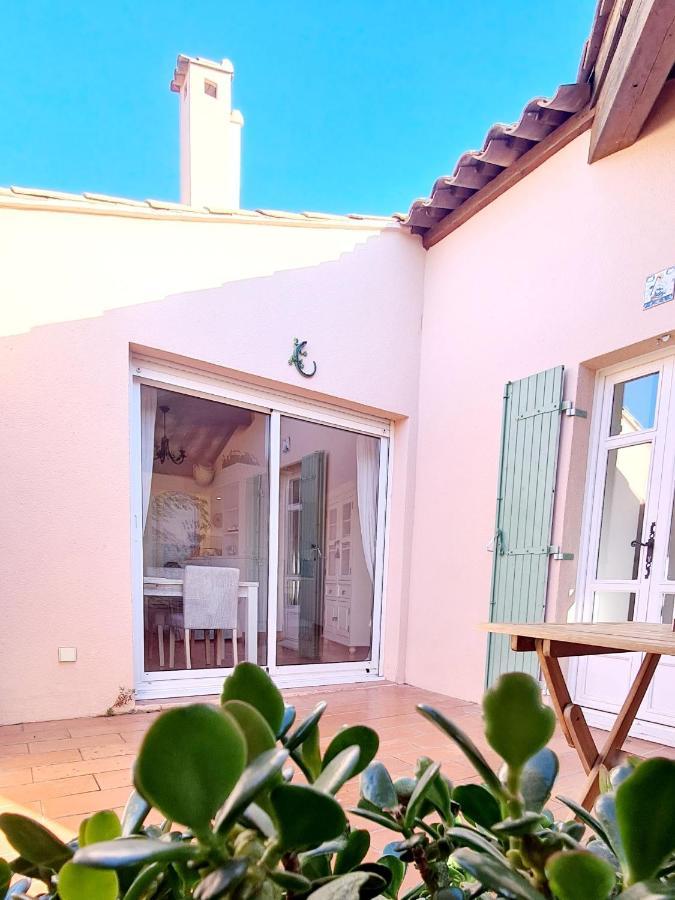 Appartement HAMEAU DES AMANDIERS - vue mer, golf et vignes à Saint-Cyr-sur-Mer Extérieur photo