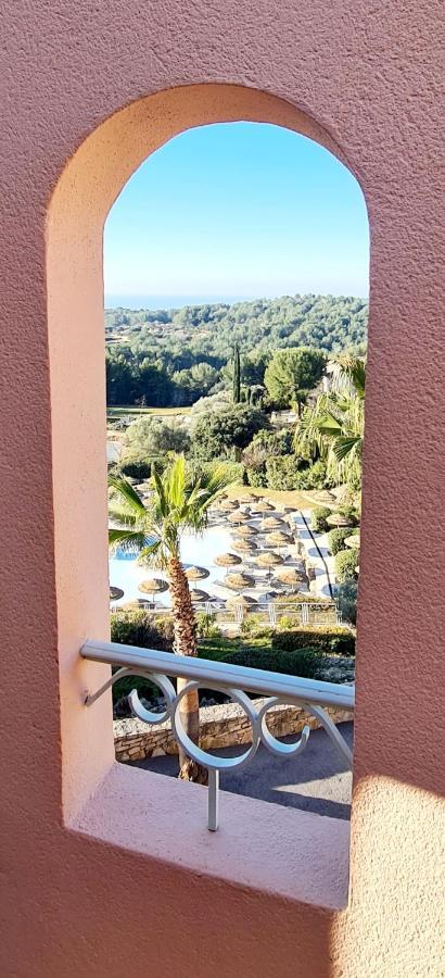 Appartement HAMEAU DES AMANDIERS - vue mer, golf et vignes à Saint-Cyr-sur-Mer Extérieur photo