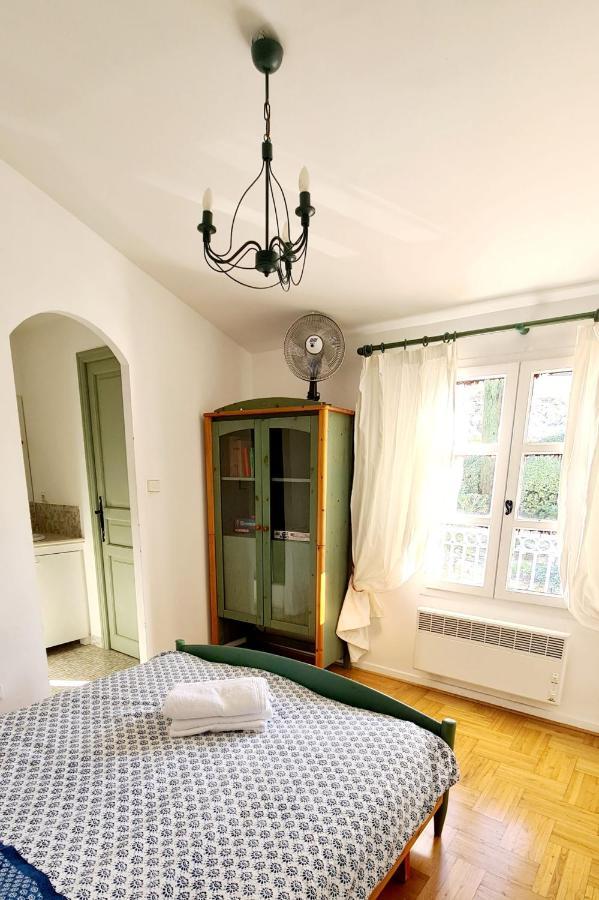 Appartement HAMEAU DES AMANDIERS - vue mer, golf et vignes à Saint-Cyr-sur-Mer Extérieur photo