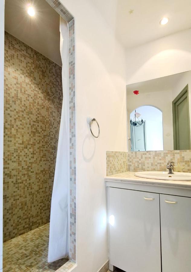 Appartement HAMEAU DES AMANDIERS - vue mer, golf et vignes à Saint-Cyr-sur-Mer Extérieur photo